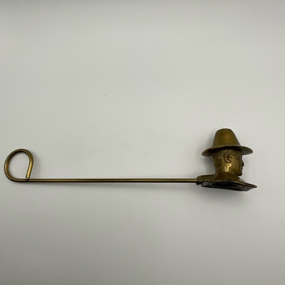 Vintage Brass Pilgrim Head Candle Snuffer Colonial Man Hat Long Handle - Picture 4 of 7